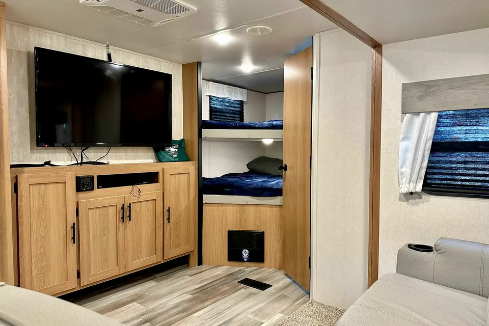 Prime Time Avenger Travel Trailer