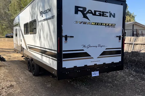 Genesis Supreme RV FS2750 Toy Hauler