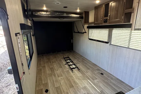 Genesis Supreme RV FS2750 Toy Hauler