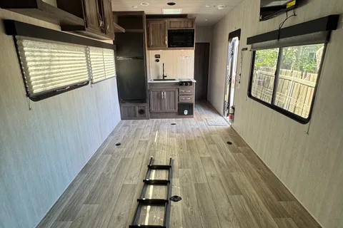 Genesis Supreme RV FS2750 Toy Hauler