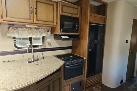 Spacious & Family-Friendly Crossroads Rezerve 31BH – Sleeps 10 | Delivery & Setup Available!