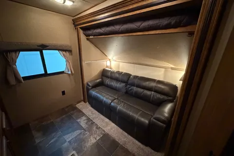 Spacious & Family-Friendly Crossroads Rezerve 31BH – Sleeps 10 | Delivery & Setup Available!