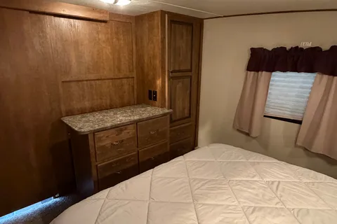 Spacious & Family-Friendly Crossroads Rezerve 31BH – Sleeps 10 | Delivery & Setup Available!
