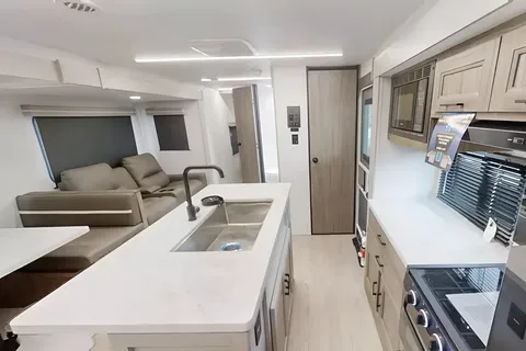 Bunkhouse Bliss: Coachmen Freedom Express 320 BHDS Travel Trailer