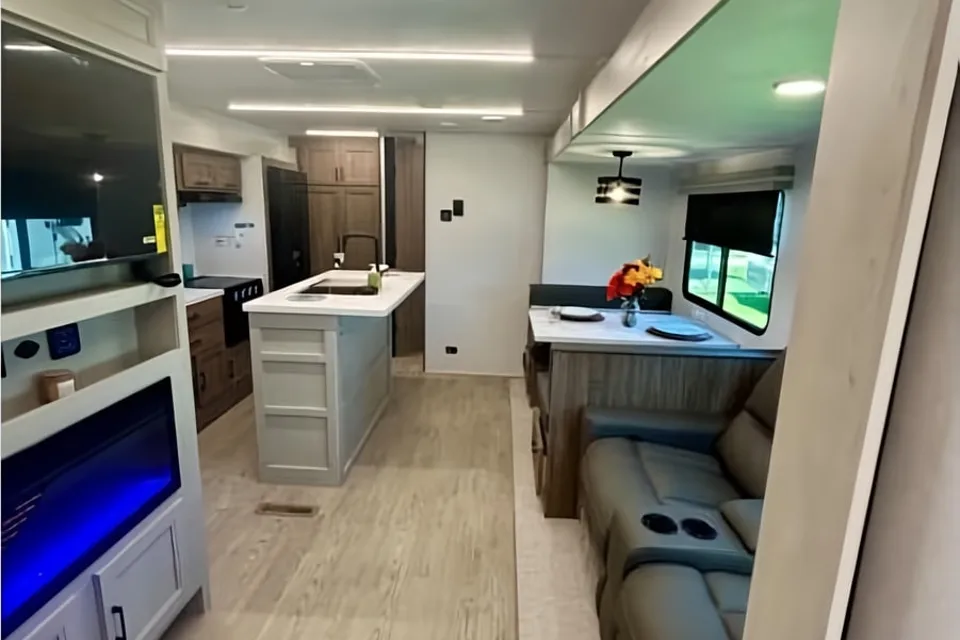 Bunkhouse Bliss: Coachmen Freedom Express 320 BHDS Travel Trailer