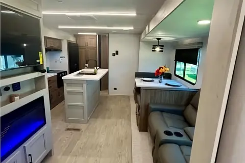 Bunkhouse Bliss: Coachmen Freedom Express 320 BHDS Travel Trailer