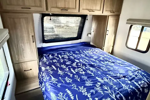 Bunkhouse Bliss: Coachmen Freedom Express 320 BHDS Travel Trailer