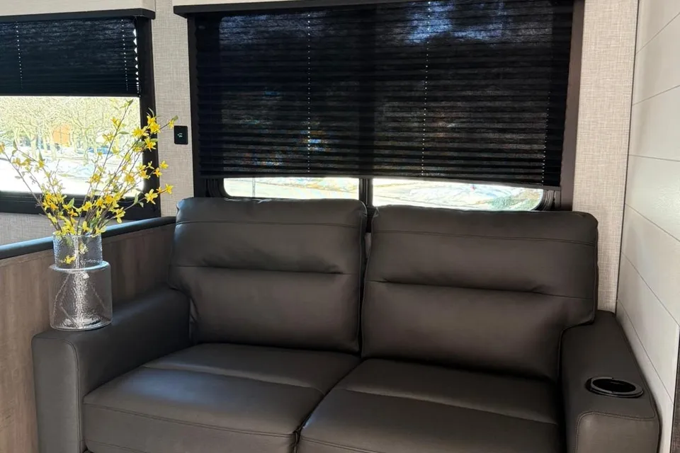 Phil’s Luxury Wandering Bunkhouse | 2024 Jayco 267BHS