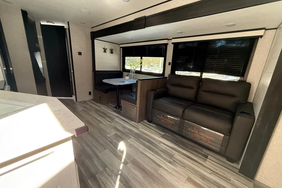 Phil’s Luxury Wandering Bunkhouse | 2024 Jayco 267BHS