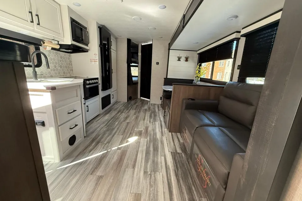 Phil’s Luxury Wandering Bunkhouse | 2024 Jayco 267BHS