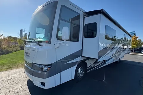 Daniel's Newmar Kountry King 4045 Class A