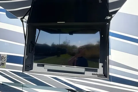 Daniel's Newmar Kountry King 4045 Class A