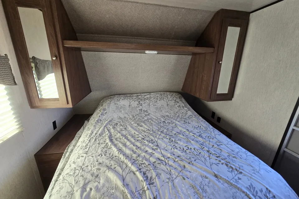 Magali & Maxim Prowler  Prowler Heartland 255LX Travel Trailer
