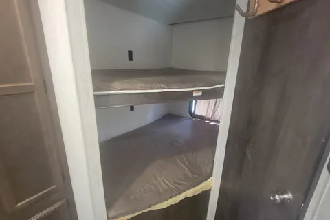 Dave's Starcraft Autumn Ridge 26BHS Travel Trailer