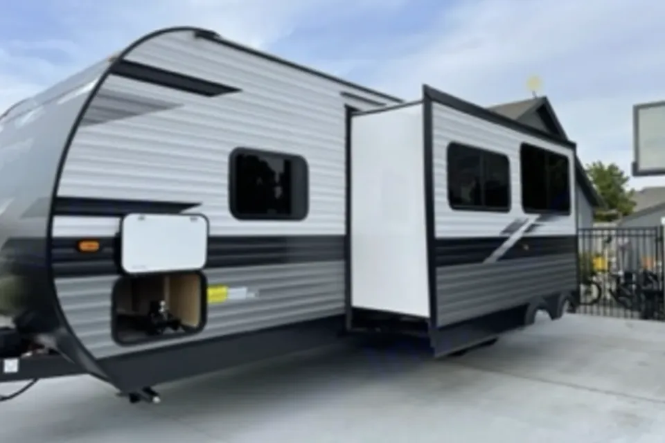 Family or Friends, this trailer is for everyone! 2023 Jayco Jay Flight
