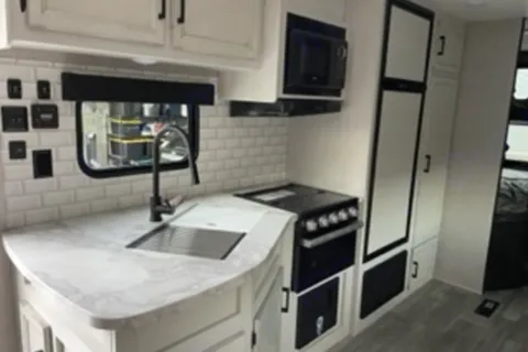 Family or Friends, this trailer is for everyone! 2023 Jayco Jay Flight