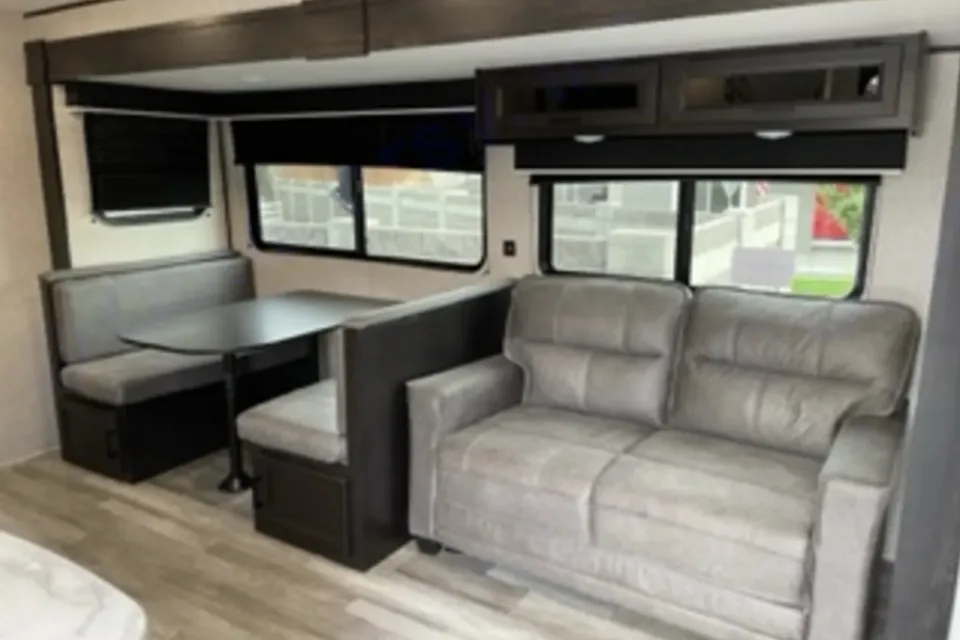 Family or Friends, this trailer is for everyone! 2023 Jayco Jay Flight