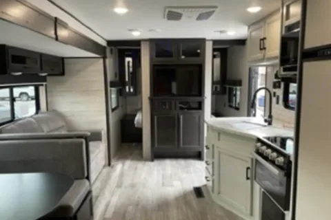 Family or Friends, this trailer is for everyone! 2023 Jayco Jay Flight