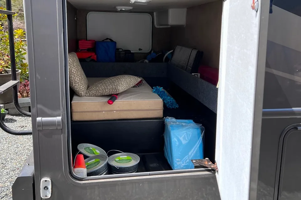 Super Sweet ACE Class A 29’ ft Easy to Drive! Clean! Explore the NW!
