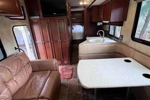 Super Sweet ACE Class A 29’ ft Easy to Drive! Clean! Explore the NW!