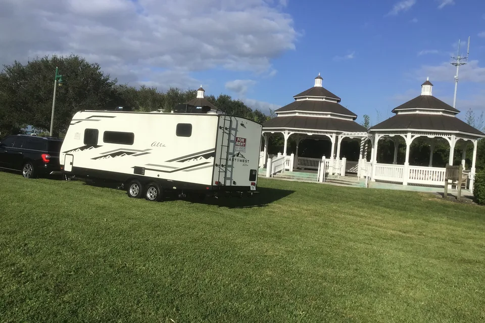 BUNKHOUSE GETAWAY 