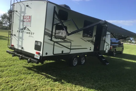 BUNKHOUSE GETAWAY 