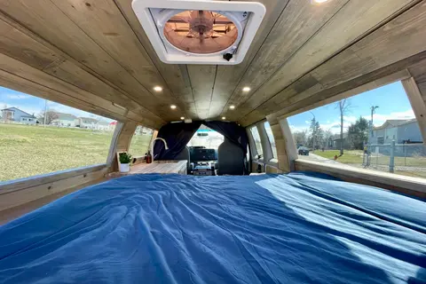 Phoebe the Campervan | NO Cleaning Fee |  Kananaskis Pass Included
