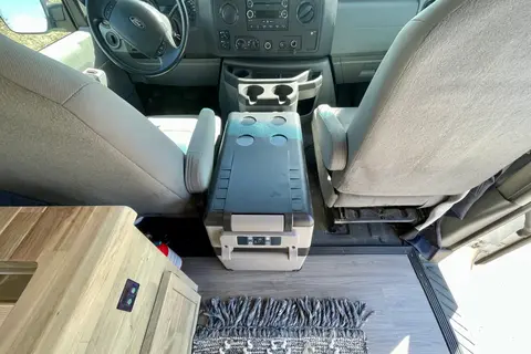 Phoebe the Campervan | NO Cleaning Fee |  Kananaskis Pass Included