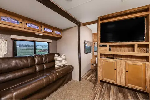 Rv Rentals Way of Life's Coachman RV Freedom Express Select 31SE Travel Trailer LF1