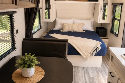 Family RV| Sleeps 8| Delivery and Pet Friendly