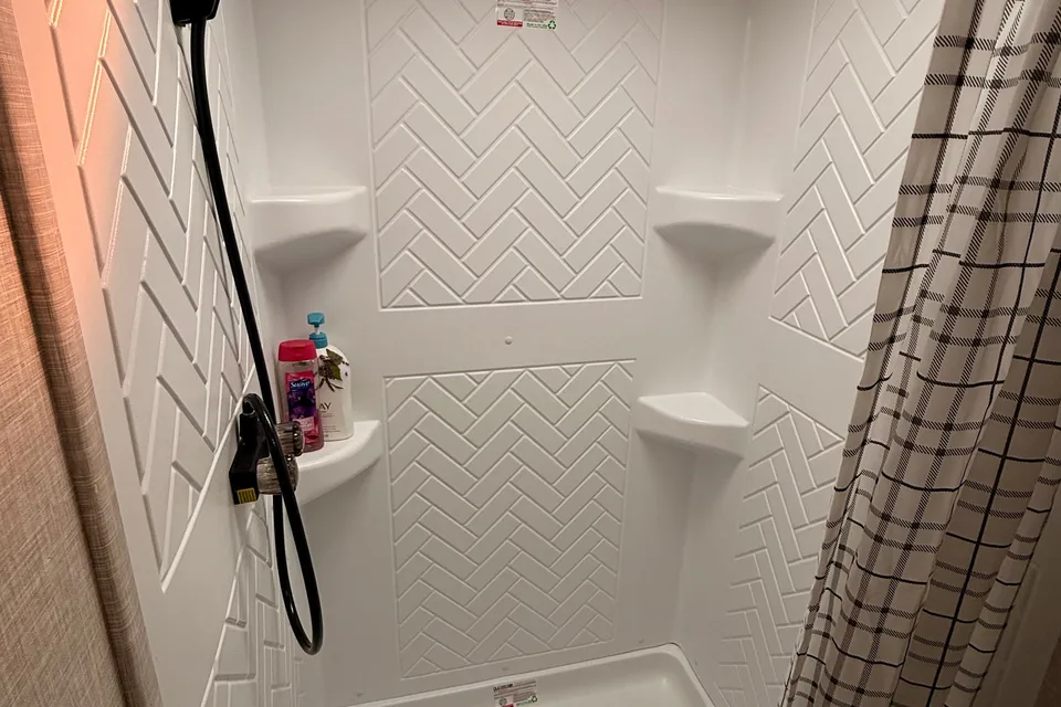 Family RV| Sleeps 8| Delivery and Pet Friendly
