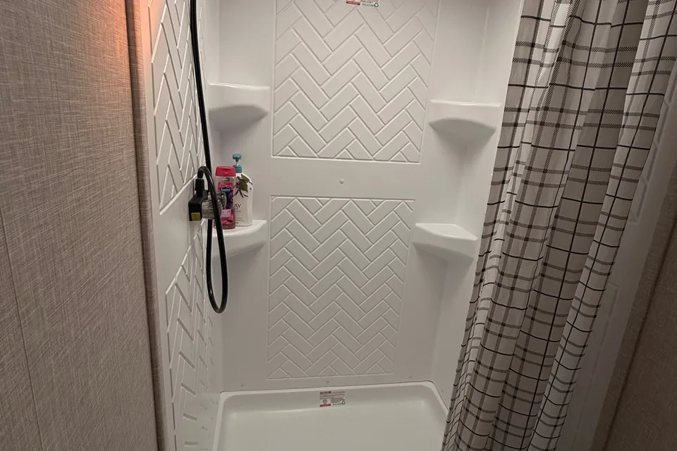 Family RV| Sleeps 8| Delivery and Pet Friendly