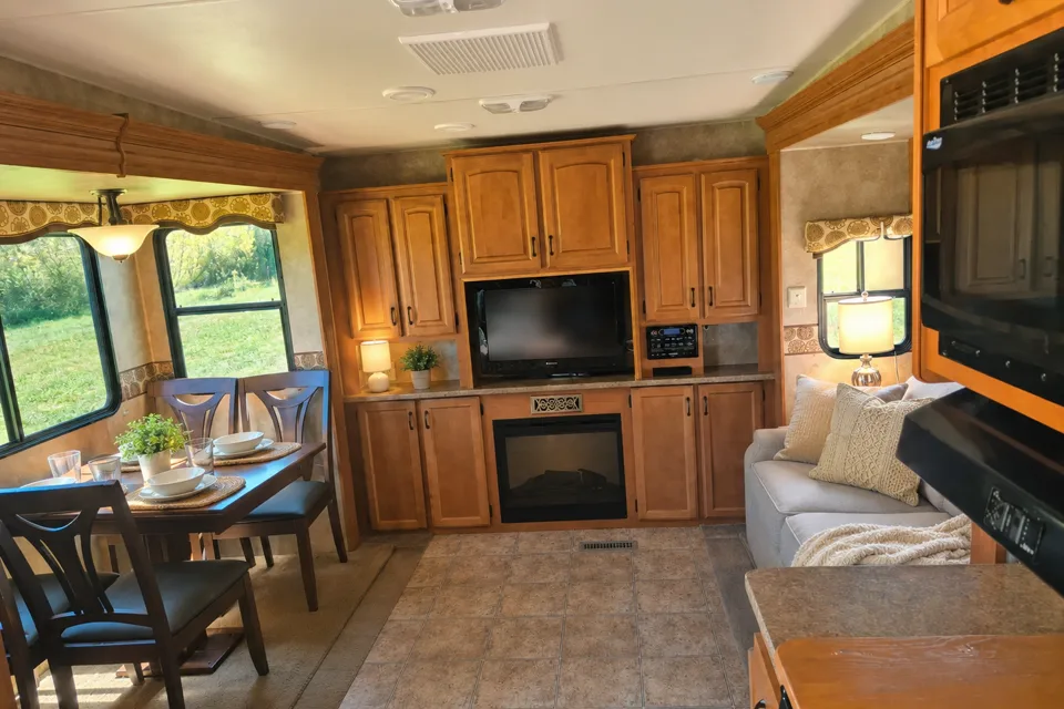 Spacious 29' KZ Durango Family Getaway