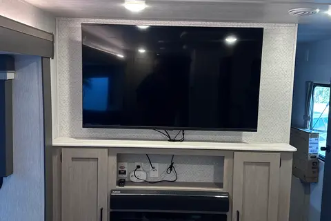 Wildwood 31KQBTS - 2 Bedrooms / 3 Slides!