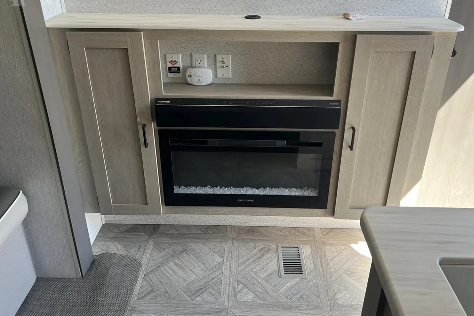 Wildwood 31KQBTS - 2 Bedrooms / 3 Slides!