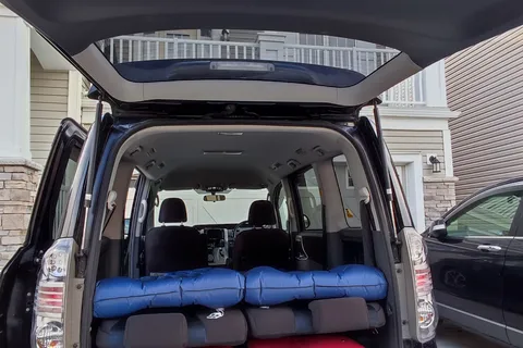 Toyota Voxy Camper (8 seats/2 sleeps)Park Pass+Airport pickup+(US/Canada)
