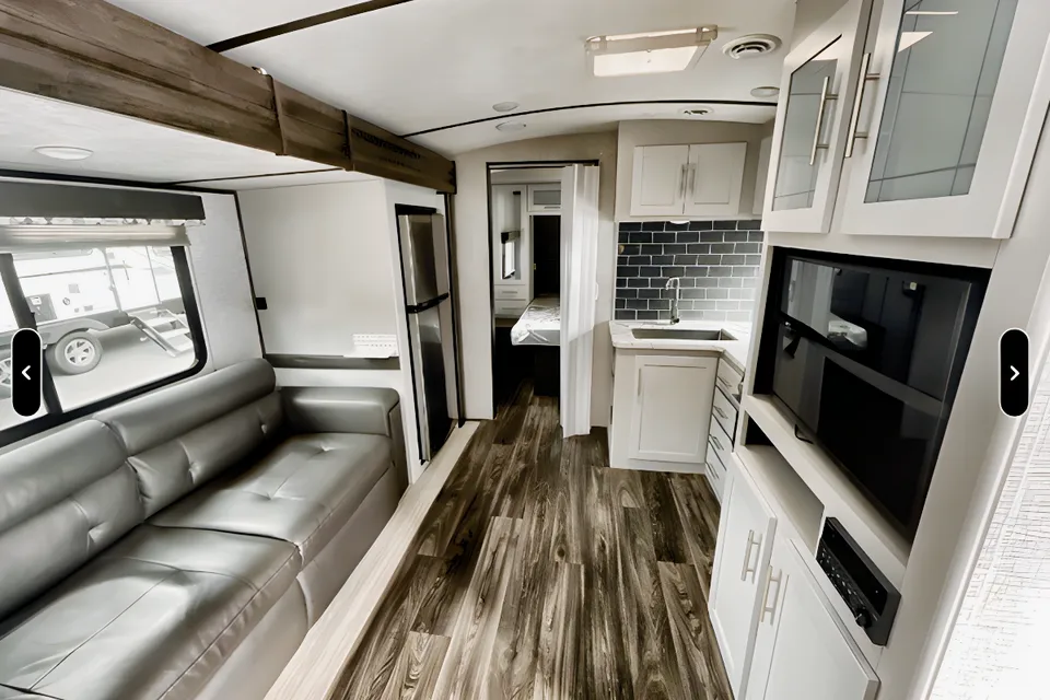 Keystone Bullet Ultra Lite 250BHS: Sleeps 6-8
