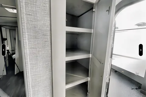 Keystone Bullet Ultra Lite 250BHS: Sleeps 6-8
