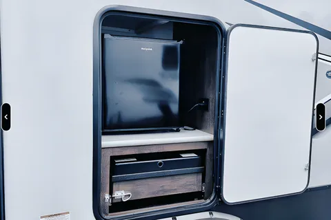 Keystone Bullet Ultra Lite 250BHS: Sleeps 6-8