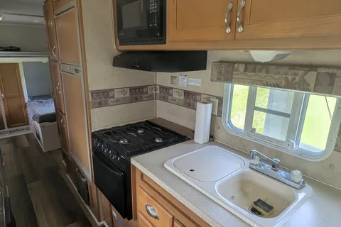 Anthony's Gulf Stream Amerilite Travel Trailer