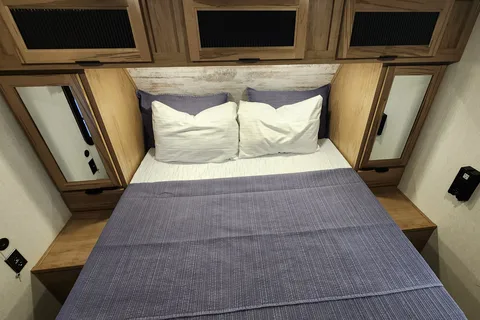 Roameo - The perfect couples camper
