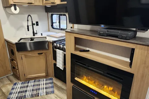 Roameo - The perfect couples camper
