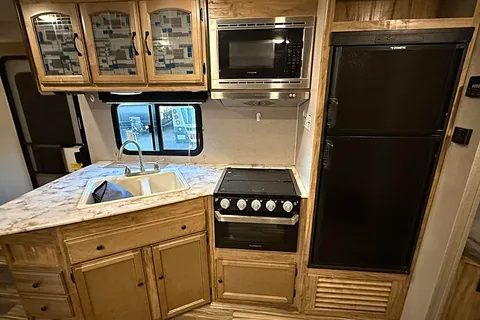 Family Coachmen w/ Double Bunks & Slide - Sleeps 8