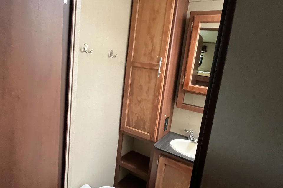 Dutchmen Aerolite Travel Trailer w/ King Bed