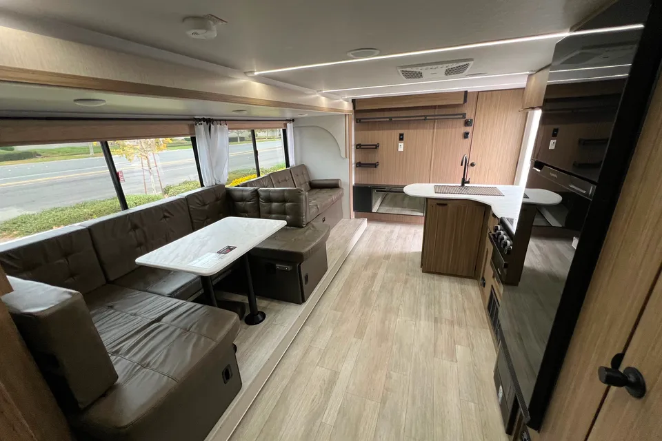 Getaway Adventure Rentals 263BHXL Travel Trailer