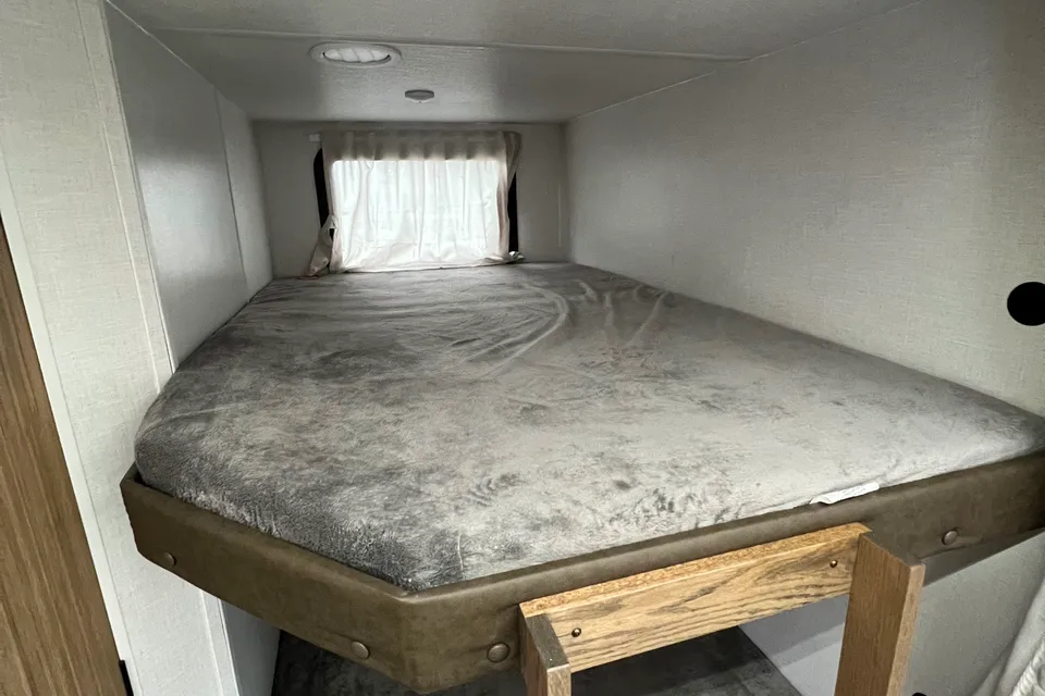 Getaway Adventure Rentals 263BHXL Travel Trailer