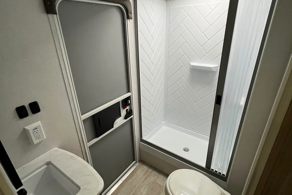 Getaway Adventure Rentals 263BHXL Travel Trailer