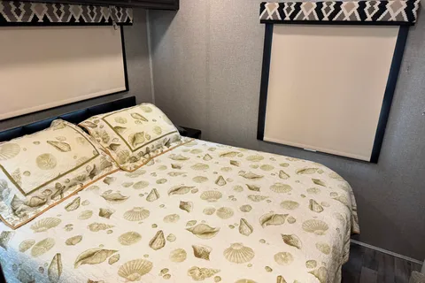 Bird Girl-Jayco Greyhawk 31F Class C