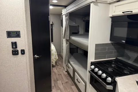 Bird Girl-Jayco Greyhawk 31F Class C