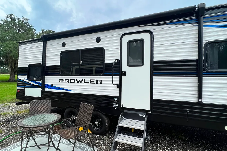 "FALL PROWLER" - SLEEPS 6 Bunks!